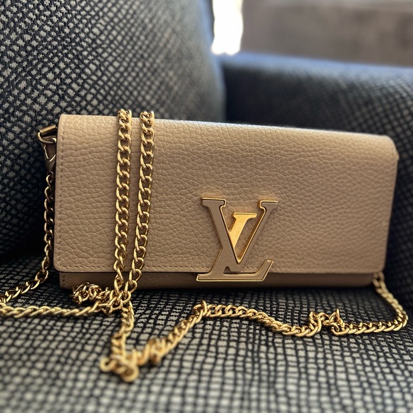 Louis Vuitton Taurillon Capucines Long Bifold Wallet on chain/crossbody bag 🔥 - Picture 14 of 16